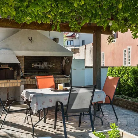 Phos Elegant Residences By Konnect, 400m To The Apartment *