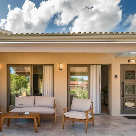 Phos Elegant Residences By Konnect, 400m To The Apartment Dassia (Corfu)