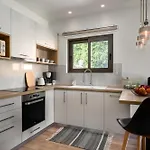 Phos Elegant Residences By Konnect, 400m To The *
