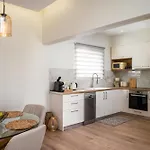 Phos Elegant Residences By Konnect, 400m To The Lejlighed *