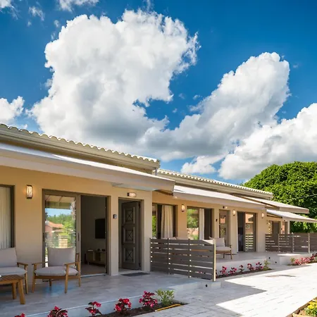 Phos Elegant Residences By Konnect, 400m To The *